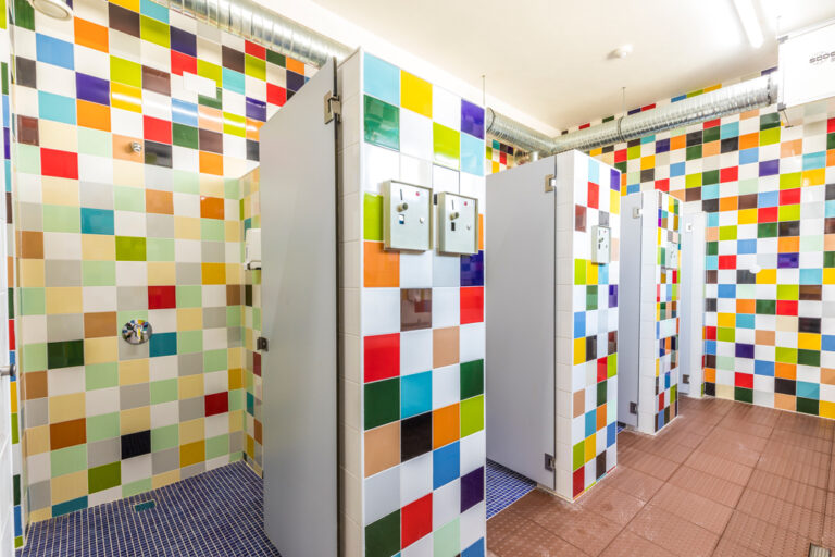 Bathrooms at Sagres Sun Stay Hostel