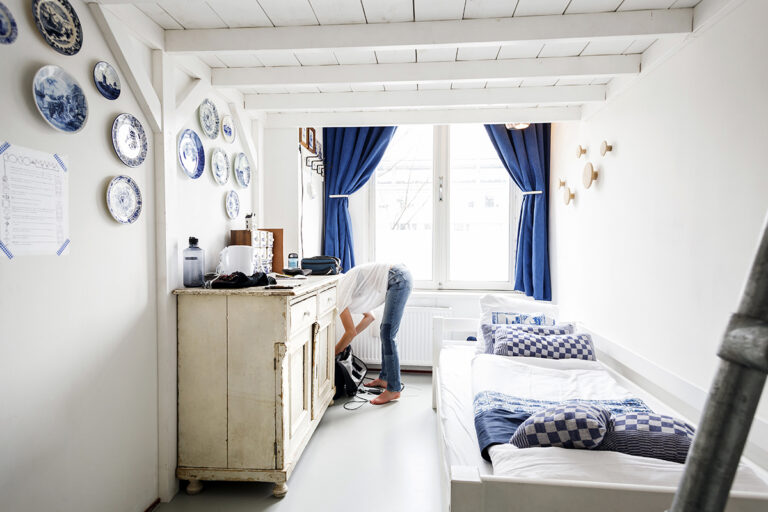 single guest room at Cocomama hostel Amsterdam