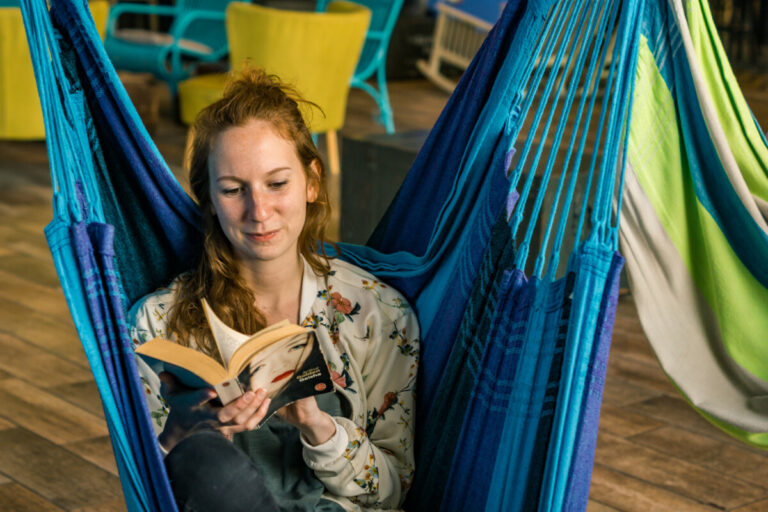 Lounge / Hammocks 