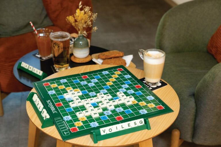 At l'Etape 84, not only can you enjoy a good beer after work but also spend some times with friends playing one of our boardgames while enjoying a hot and comforting drink home