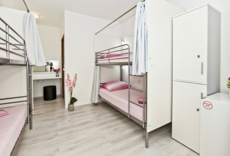 4-bed mixed dormitory room